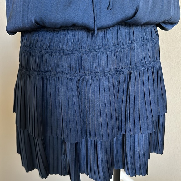 Dress - Picture 4 of 5